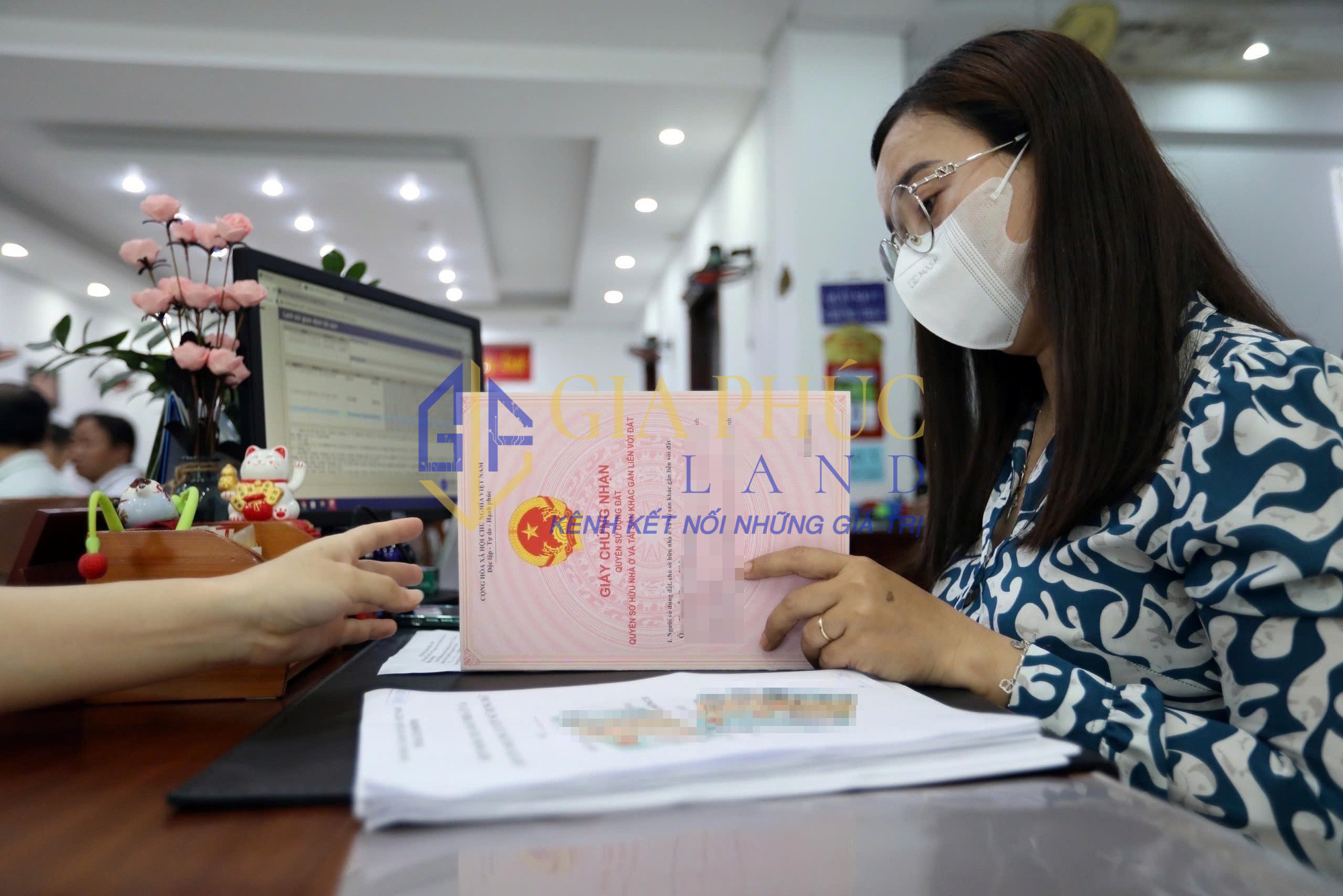 Thủ tục tặng cho quyền sử dụng đất cho con là một giao dịch phổ biến